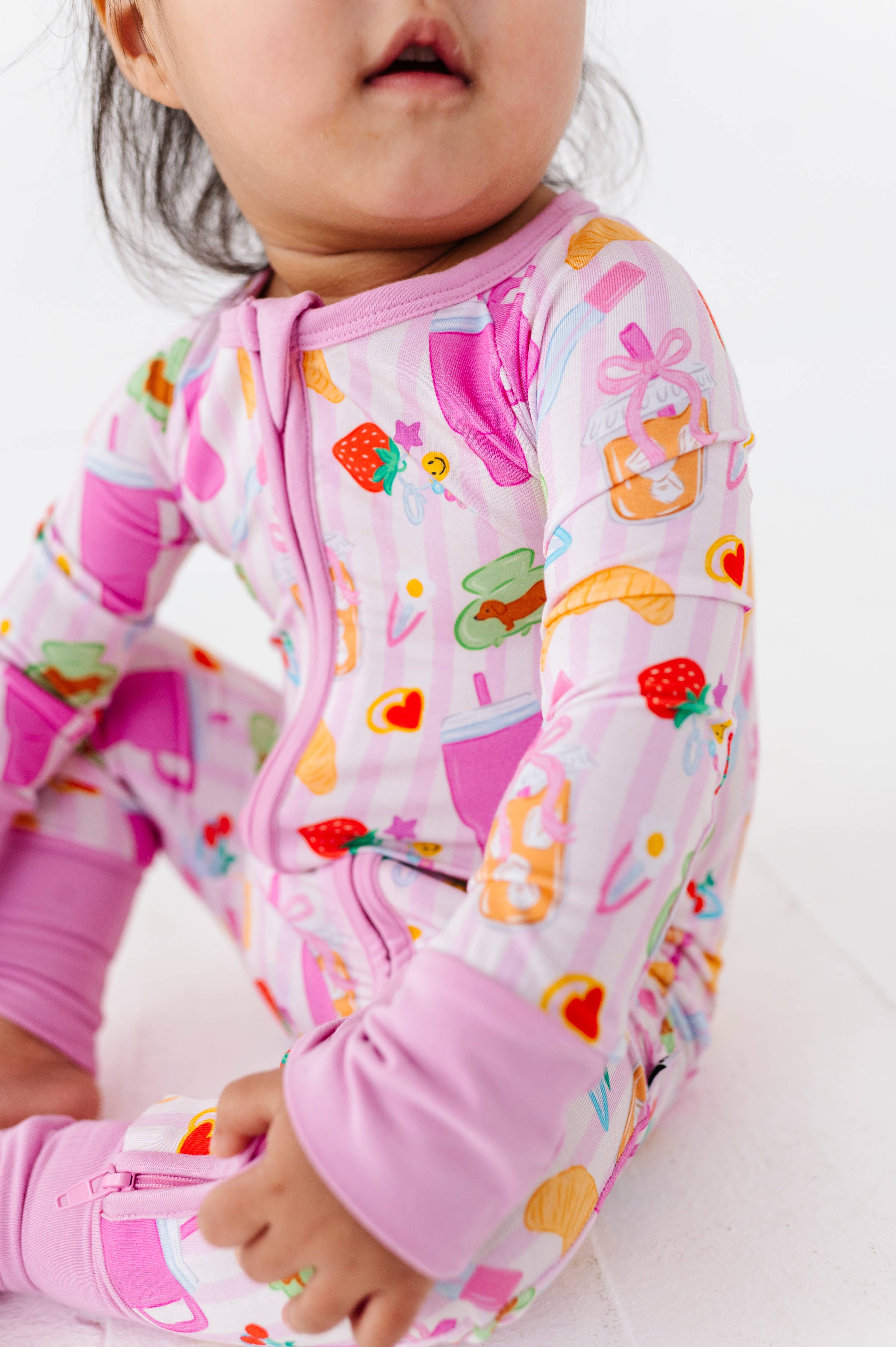 Kiki + Lulu: Convertible Footies - A Few of My Favorite Things